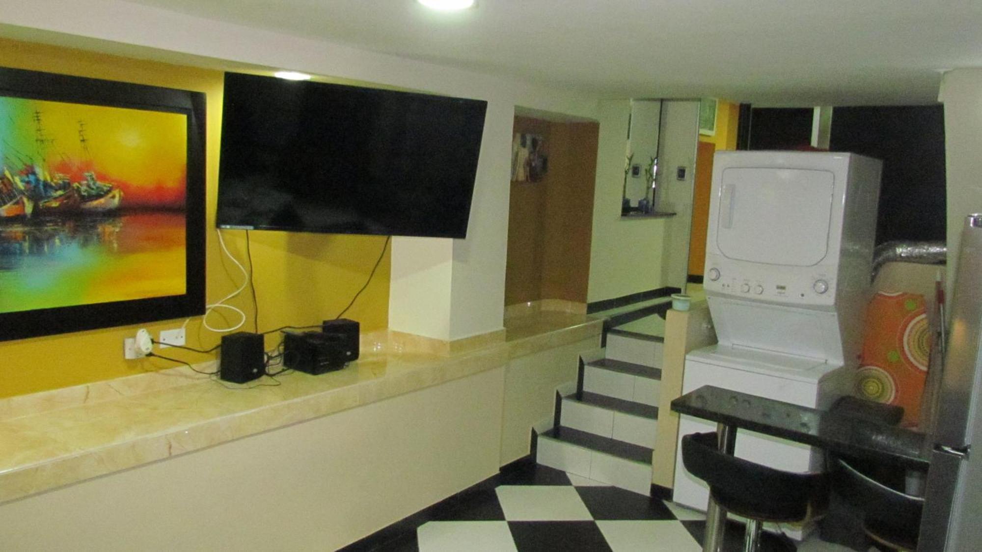 Apartamentos En El Poblado Медельин Экстерьер фото
