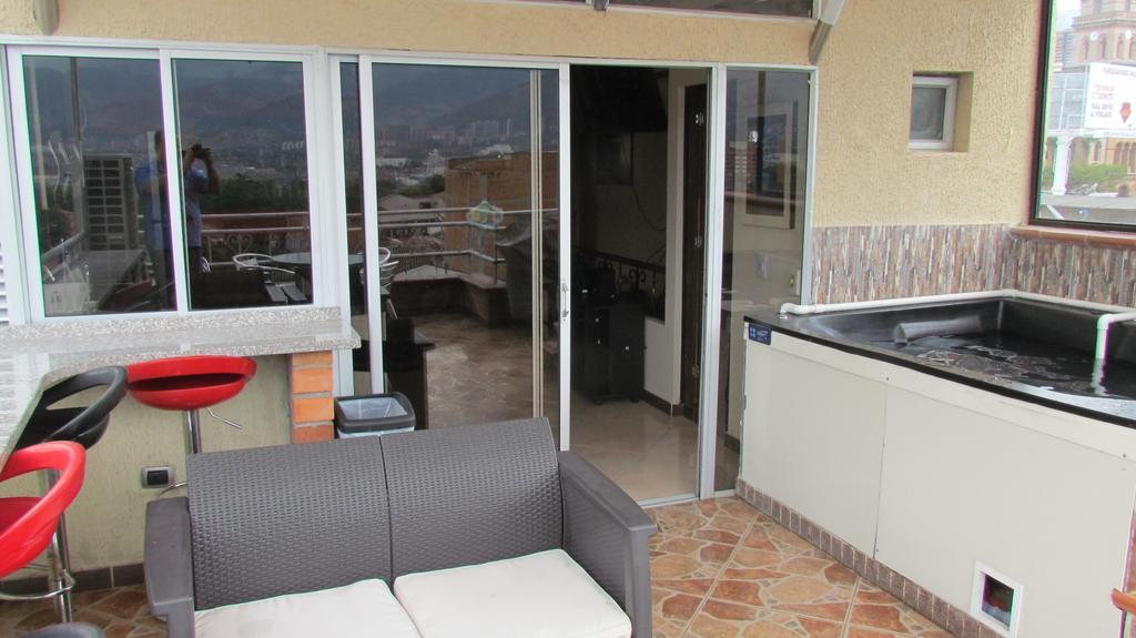 Apartamentos En El Poblado Медельин Экстерьер фото